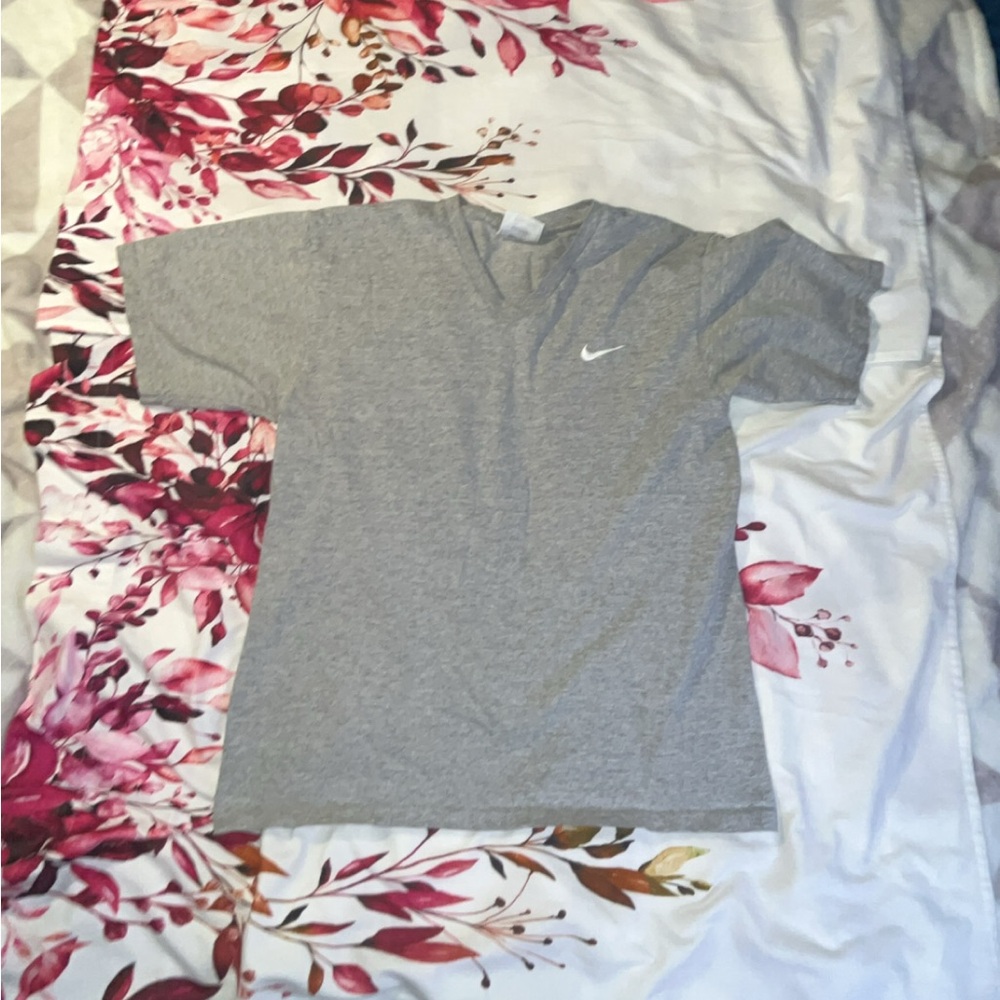 Gray Vintage Nike Check T-Shirt with v-neck